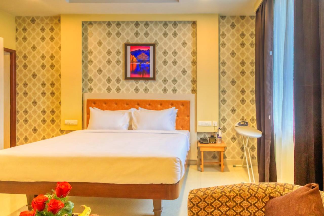 Hotel Royal Grande Веллуру Экстерьер фото