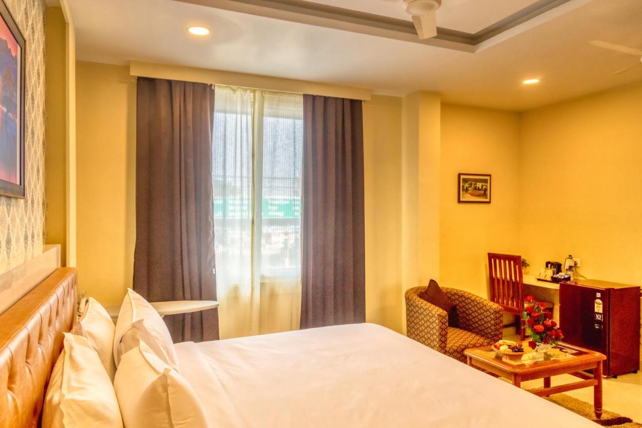 Hotel Royal Grande Веллуру Экстерьер фото