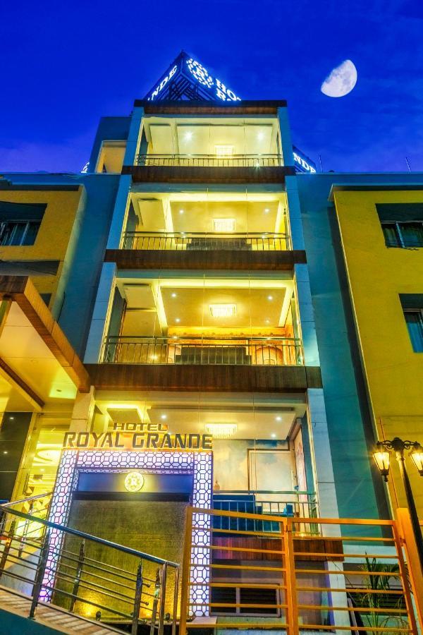 Hotel Royal Grande Веллуру Экстерьер фото