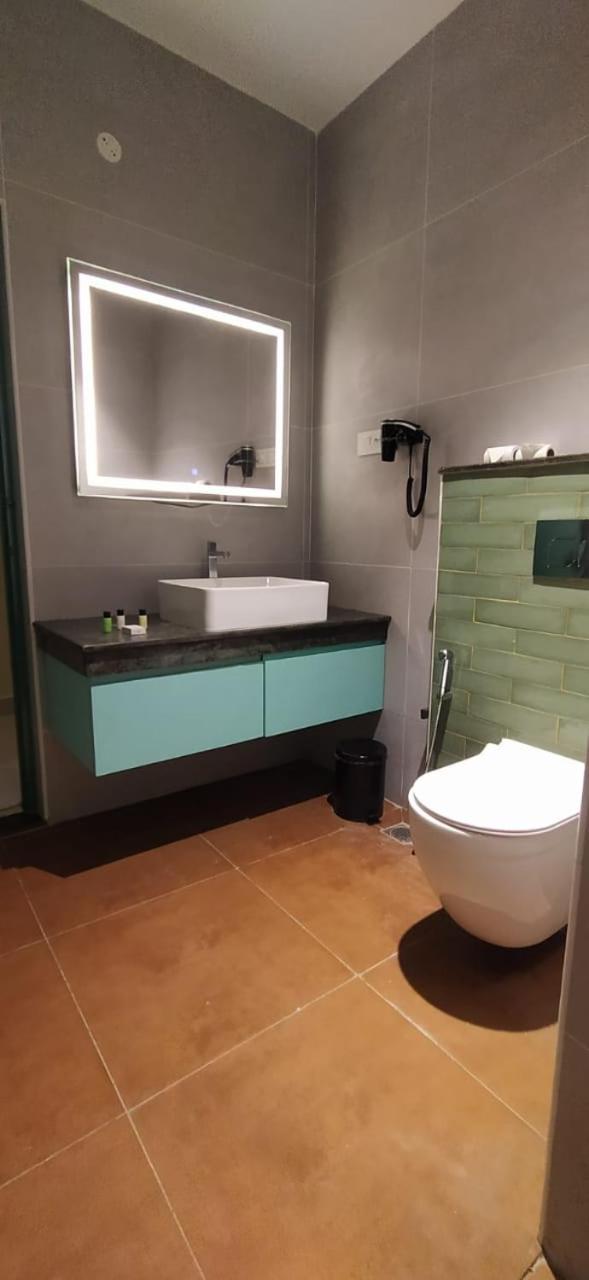 Hotel Royal Grande Веллуру Экстерьер фото